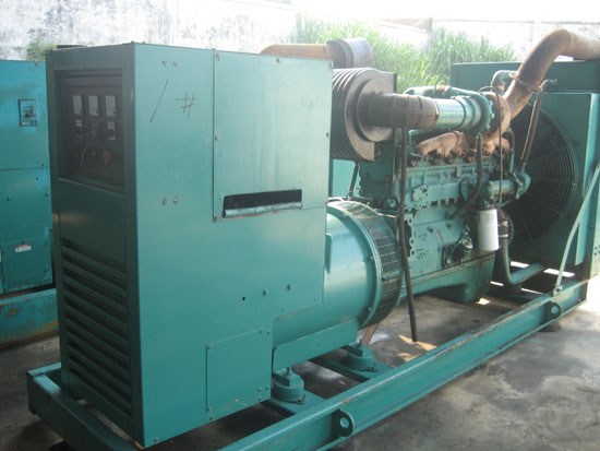 凌云租赁发电机- 发电机碳刷磨损的原因是什么