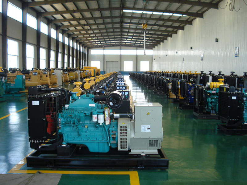 凌云租赁发电机-柴油发电机组冒蓝烟、冒黑烟、冒白烟故障分析