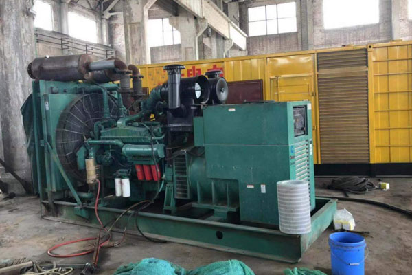 凌云发电机组的空气滤清器应该如何保养？