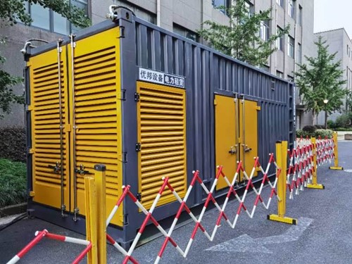 凌云如何使用转速表检查发动机的转速？