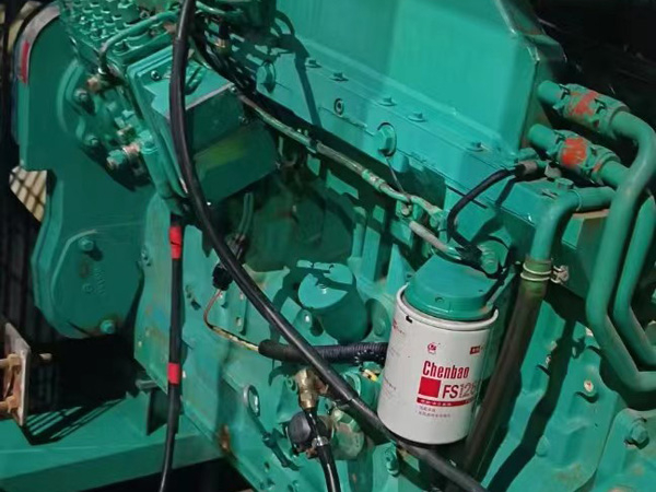 凌云如何确定新的发电机组控制系统是否与原系统兼容？