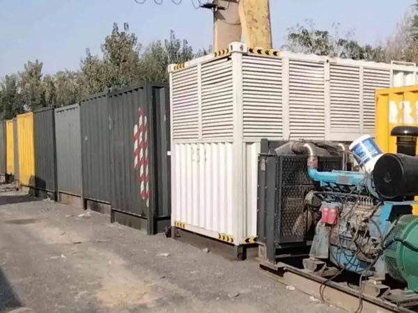 凌云200KW柴油发电机机组每小时油耗是多少？